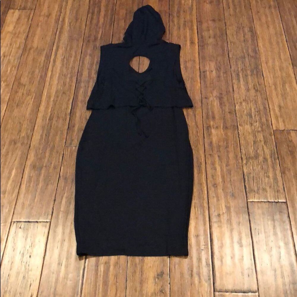 Back Cutout Dress Hooded Black - Picture 4 of 5